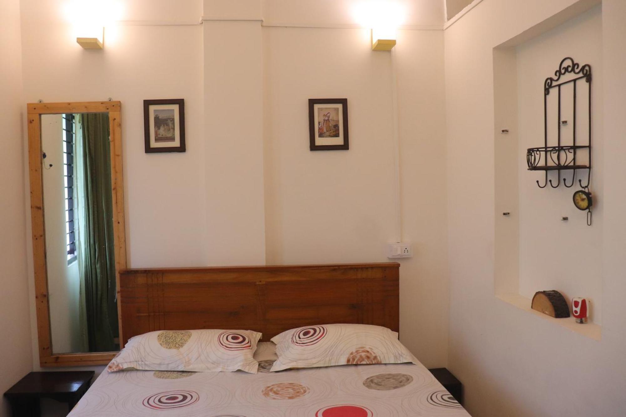 Tiny House For Couple Lägenhet Madikeri Rum bild